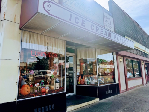 Holsten Ice Cream Parlor, Bloomfield